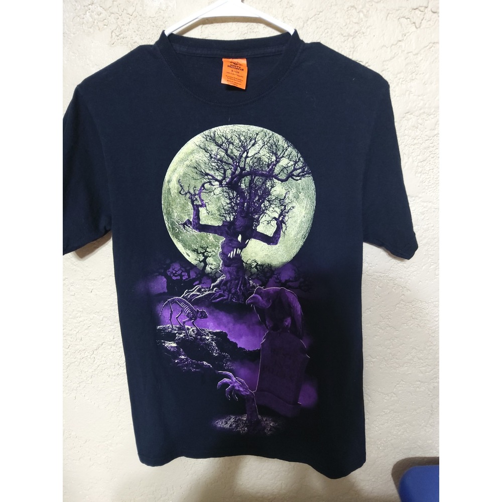 Happy Halloween Haunted Tree Graveyard Graphic T-Shirt Black Small